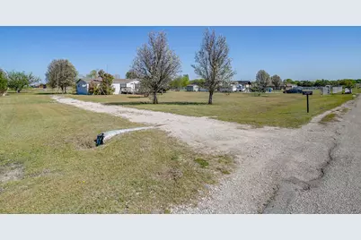 11009 Everest Drive, Venus, TX 76084 - Photo 2