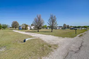 11009 Everest Dr, Venus, TX 76084 - Photo 2