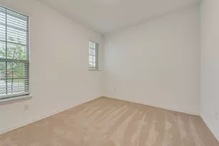 917 Dustwood Dr, Fort Worth, TX 76052 - Photo 4