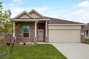 917 Dustwood Dr, Fort Worth, TX 76052 - Photo 2