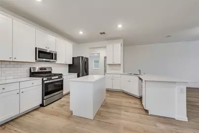 917 Dustwood Drive, Fort Worth, TX 76052 - Photo 8