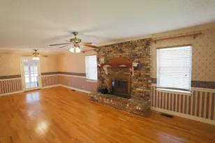 303 David Davis Dr, McGregor, TX 76657 - Photo 2