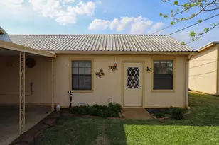 303 David Davis Dr, McGregor, TX 76657 - Photo 20