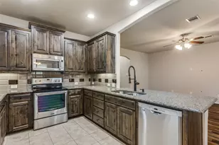 11900 Bexley Dr, Burleson, TX 76028 - Photo 10