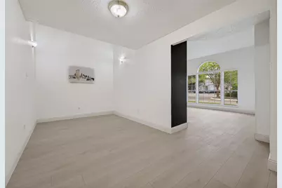815 Ventura Park, Irving, TX 75061 - Photo 6