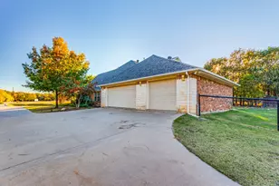 6306 Shadow Valley Dr, Burleson, TX 76028 - Photo 26