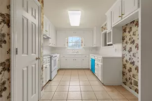 201 Pecan Village Cir, Waco, TX 76710 - Photo 10