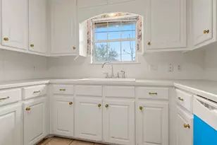 201 Pecan Village Cir, Waco, TX 76710 - Photo 14