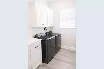 310 W Tate Street, Robinson, TX 76706 - Photo 10