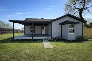 469 W Fulton St, Van Alstyne, TX 75495 - Photo 1