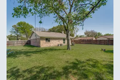 1108 Briar Court, Benbrook, TX 76126 - Photo 24