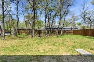 705 Oak Park Dr, Azle, TX 76020 - Photo 28