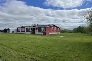 394 Emerald Glenn Ln, Pilot Point, TX 76258 - Photo 2