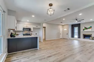 900 Hillside Ln, Flower Mound, TX 75028 - Photo 10