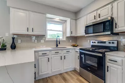 900 Hillside Lane, Flower Mound, TX 75028 - Photo 12