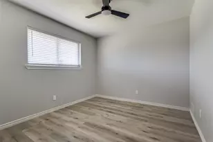 900 Hillside Ln, Flower Mound, TX 75028 - Photo 20