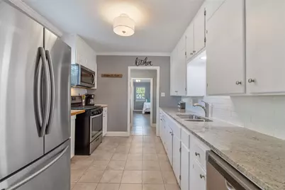 3909 Locke Avenue, Fort Worth, TX 76107 - Photo 12