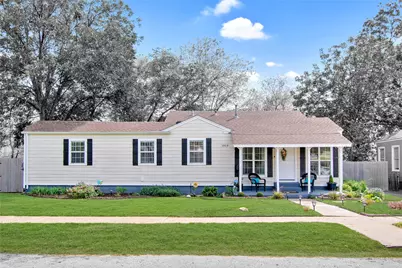3909 Locke Avenue, Fort Worth, TX 76107 - Photo 2