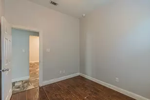 4927 Mexicana Rd, Dallas, TX 75212 - Photo 10