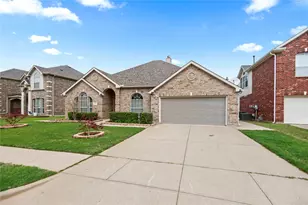 2716 Potter Ct, Grand Prairie, TX 75052 - Photo 2