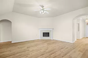 2716 Potter Ct, Grand Prairie, TX 75052 - Photo 6