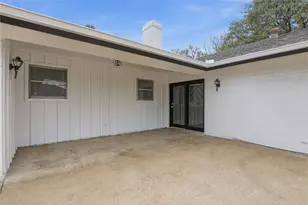 317 Cedar Creek Ct, Fort Worth, TX 76103 - Photo 16