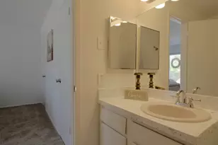 7510 Holly Hill Dr, Dallas, TX 75231 - Photo 12