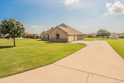 105 Briar Meadows Circle, Azle, TX 76020 - Photo 2