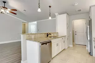 110 Wildbriar St, Euless, TX 76039 - Photo 8