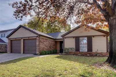 110 Wildbriar Street, Euless, TX 76039 - Photo 2