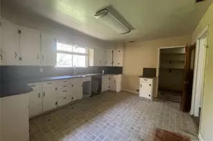 1100 Poe St, Azle, TX 76020 - Photo 6