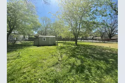 1100 Poe Street, Azle, TX 76020 - Photo 4