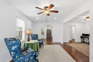 320 W Rucker St, Granbury, TX 76048 - Photo 8