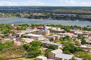 320 W Rucker St, Granbury, TX 76048 - Photo 34