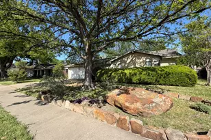 5112 Karen Dr, North Richland Hills, TX 76180 - Photo 4
