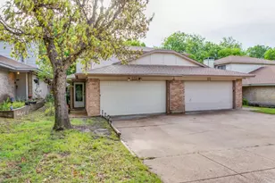 123 - 121 Allencrest Dr, White Settlement, TX 76108 - Photo 2