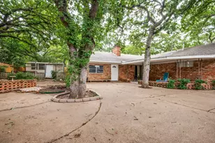 1809 Glenbrook Dr, Irving, TX 75061 - Photo 26