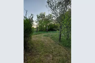 1327 Charlotte Street, Dallas, TX 75211 - Photo 2