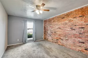 82 E Mountain Creek Dr E, Grand Prairie, TX 75052 - Photo 4