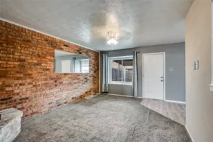 82 E Mountain Creek Dr E, Grand Prairie, TX 75052 - Photo 8