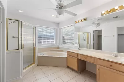 10609 Pineview Lane, Frisco, TX 75035 - Photo 16
