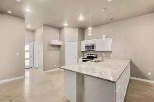 408 W Avenue C, Copperas Cove, TX 76522 - Photo 6