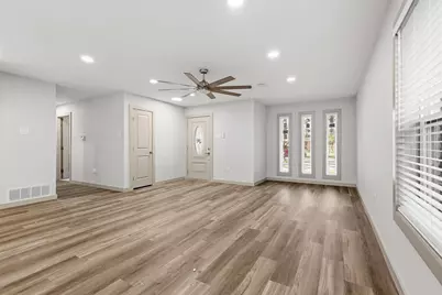 2401 Hillcrest Avenue, Greenville, TX 75402 - Photo 6