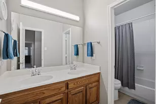 8600 Laughing Waters Tr, McKinney, TX 75070 - Photo 18