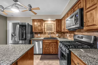 826 Lake Forest Court, Grapevine, TX 76051 - Photo 16