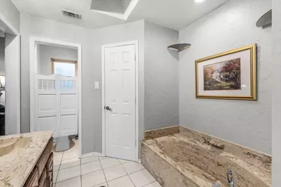 826 Lake Forest Court, Grapevine, TX 76051 - Photo 26