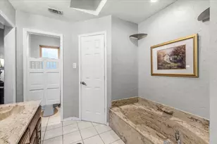 826 Lake Forest Ct, Grapevine, TX 76051 - Photo 26