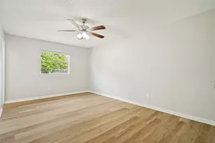 634 Lisa St, Burleson, TX 76028 - Photo 4