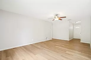 634 Lisa St, Burleson, TX 76028 - Photo 2