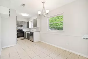 634 Lisa St, Burleson, TX 76028 - Photo 6